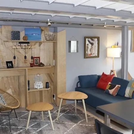 Air-conditioned Duplex With Furnished Terrace In The City Center