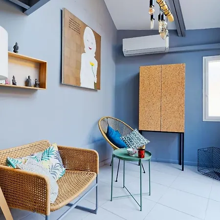 Air-conditioned Duplex With Furnished Terrace In The City Center * 엑상프로방스
